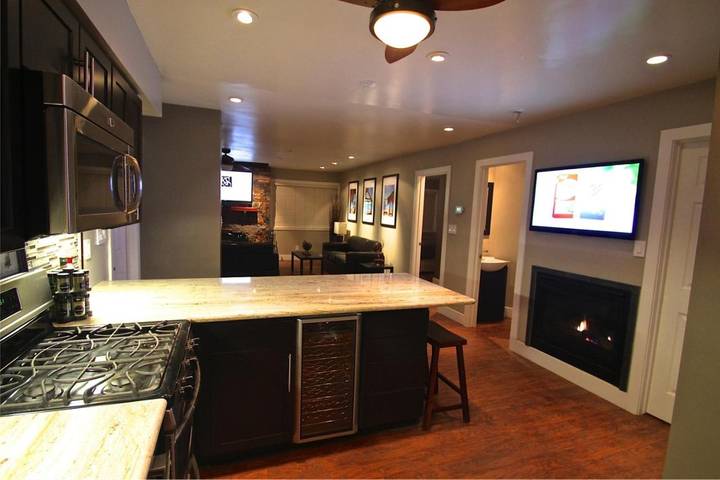 Gîte pour 2 personnes, avec piscine ainsi que jacuzzi et terrasse à South Lake Tahoe - 4