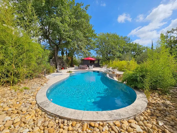 Chalet para 6 personas, con jardín además de vistas y piscina - 1