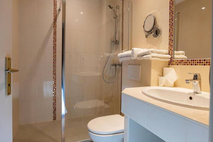 Hôtel pour 2 personnes, avec piscine et jardin, animaux acceptés à Tournus - 3