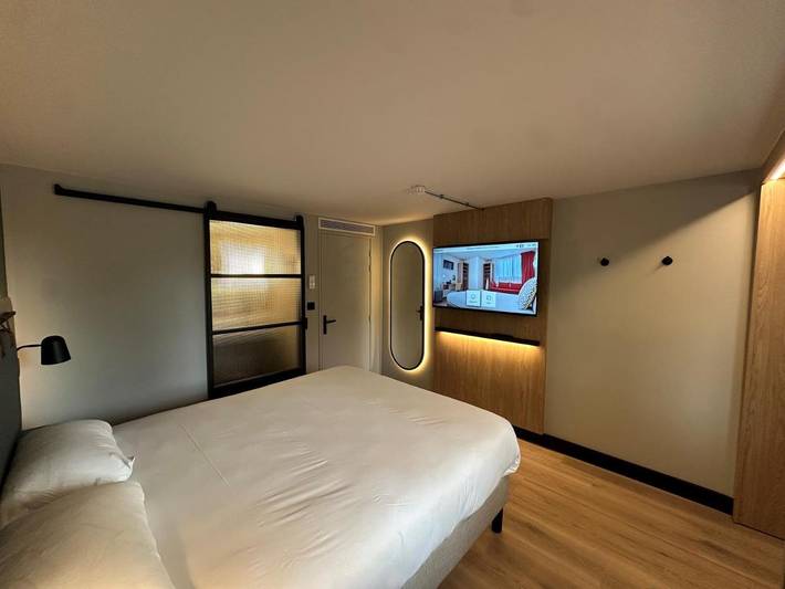 Hôtel pour 2 personnes, avec terrasse à Riom - 3