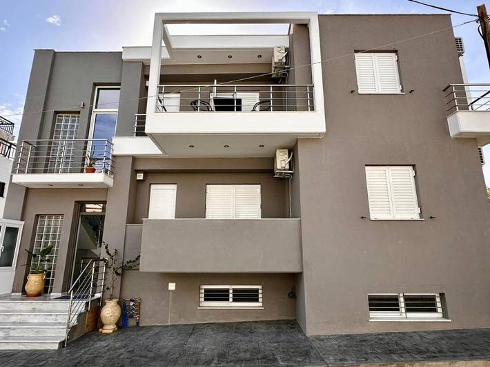 Gîte pour 4 personnes, avec Balcon et Terrasse ainsi que Jardin et Vue dans Kyllini