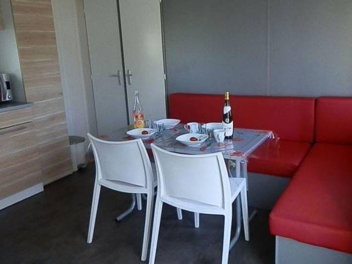 Mobil home pour 5 personnes, avec terrasse et piscine, animaux acceptés à Gotein-Libarrenx - 3