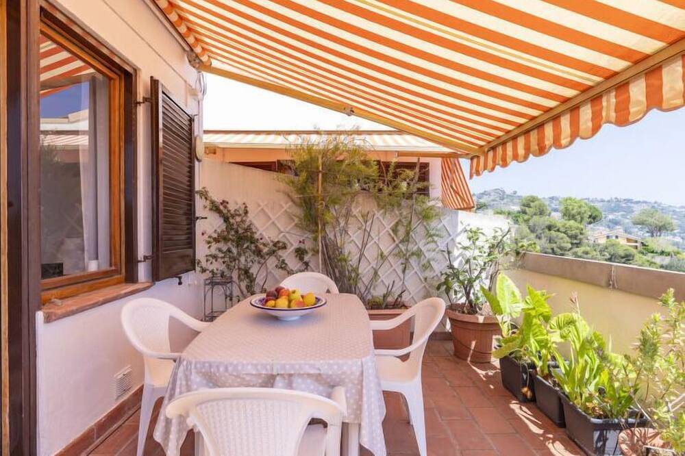 Geheel appartement, Beautiful View by Interhome in Ospedaletti, Ospedaletti Gemeente