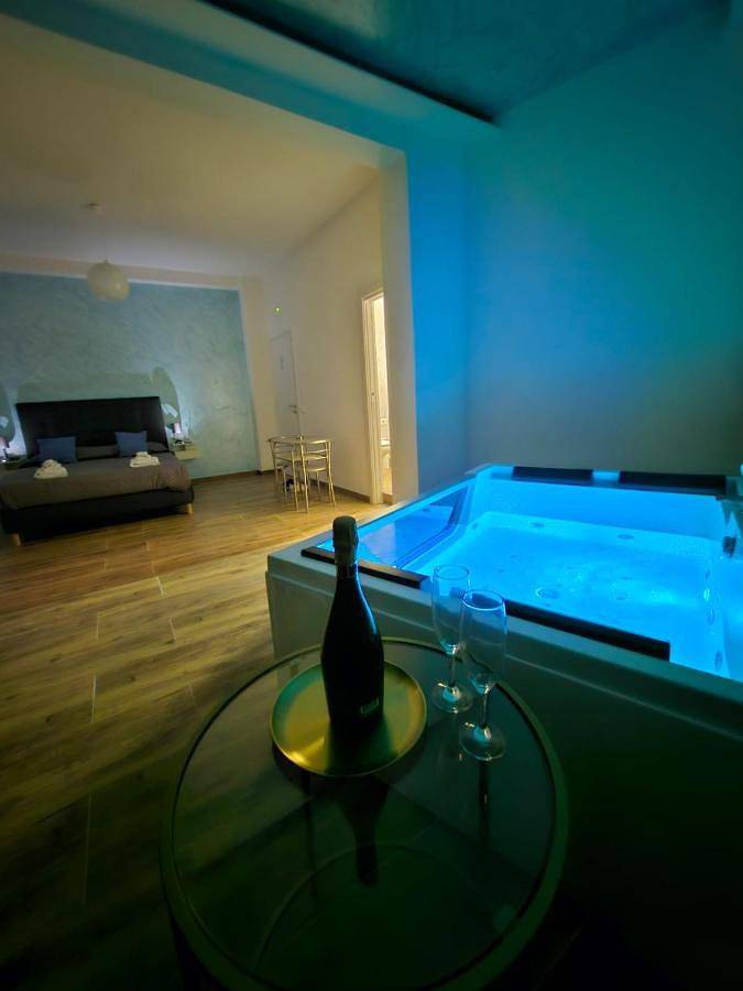 Bed and breakfast per 2 persone, con idromassaggio e balcone - 1