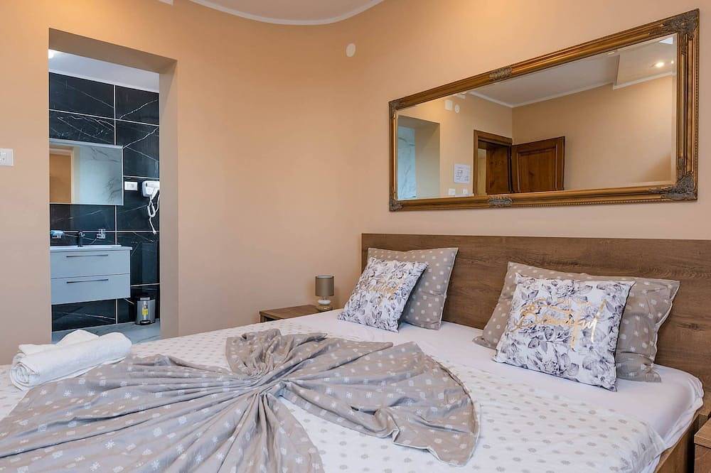 Villa Zorica in Poreč with 7 Bedrooms, Pool, Fireplace in Poreč, Grad Poreč