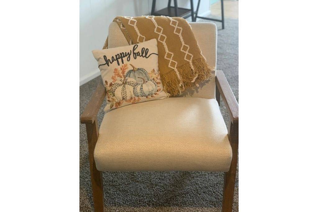 Cozy Guest Suite with Fireplace & Private Entrance in Grandview, Missouri