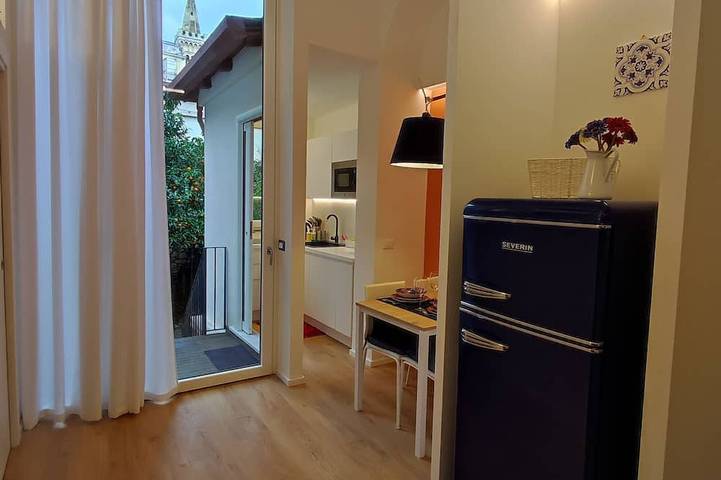 Holiday rental for 4 people, with garden and hot tub as well as balcony in Taormina