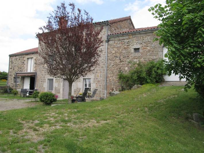 Maison charmante à Cubelles avec vue sur la montagne in Cubelles, Haute-Loire