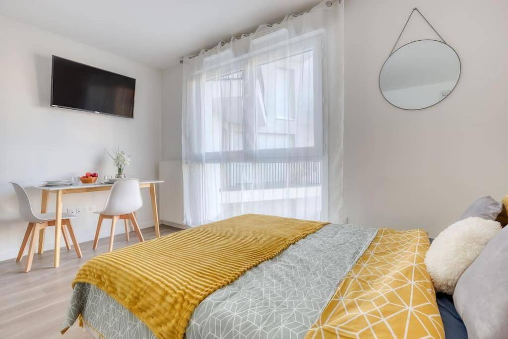Appartement entier, One-Bedroom Apartment in Villeneuve-la-Garenne, Hauts-de-Seine