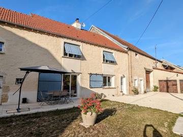 Gîte pour 6 personnes, avec terrasse dans Avot