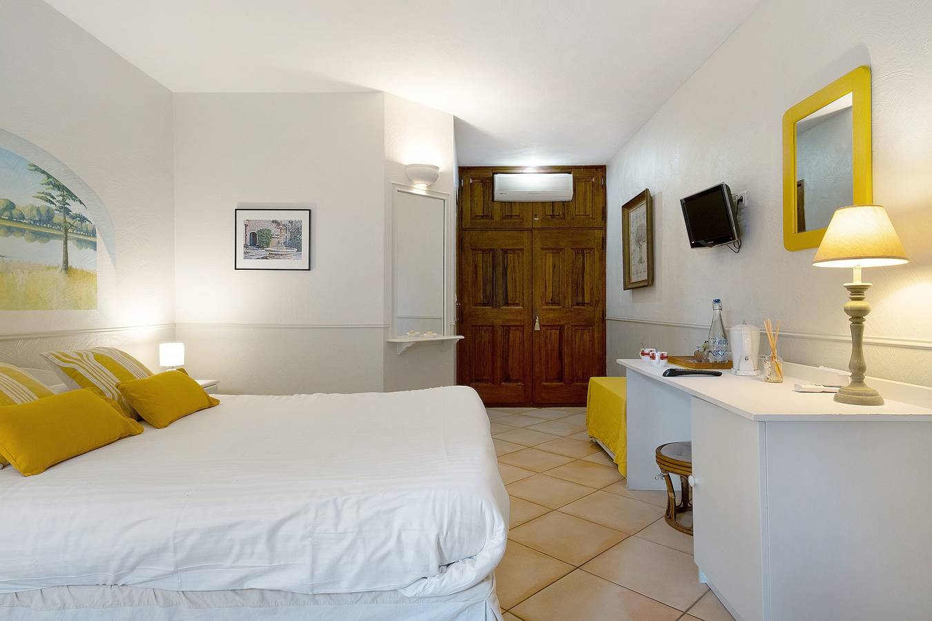 Habitación de huéspedes «Olive» con piscina compartida, Wi-Fi y aire acondicionado in Tourrettes-sur-Loup, Region de Cannes