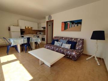Gîte pour 4 personnes, avec terrasse et piscine dans Plage des Huttes