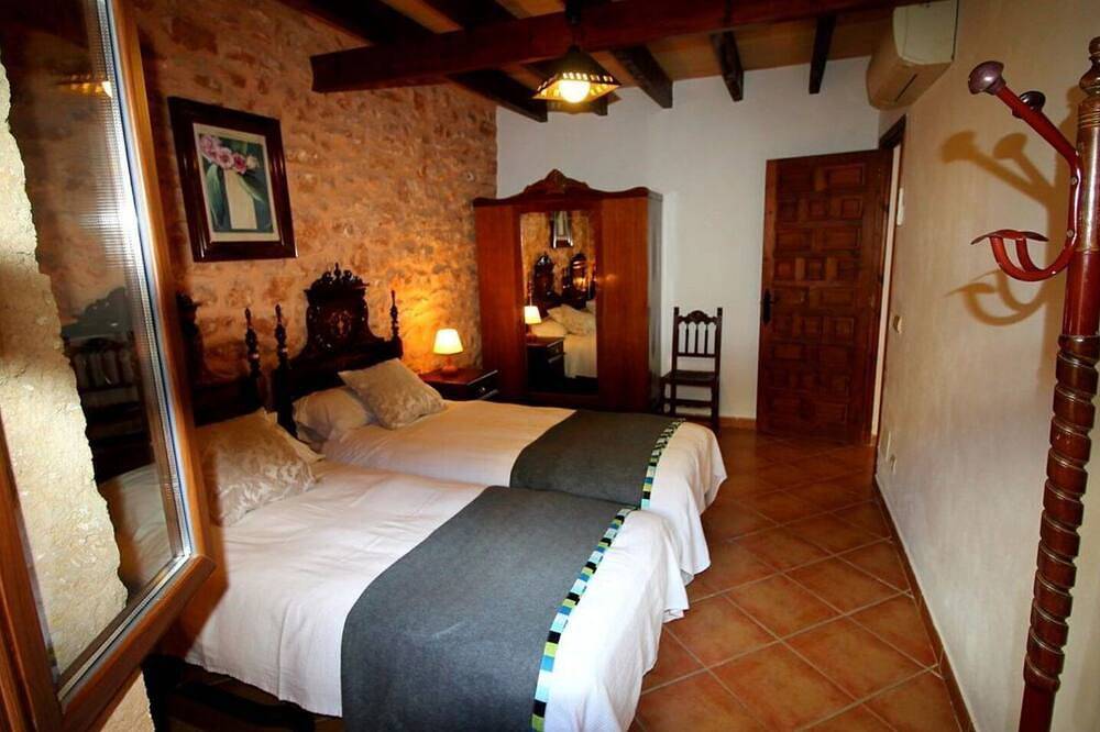 Finca rural con piscina y pista de tenis profesional in Lluchmayor, Mallorca Sur