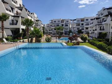 Gîte pour 6 personnes, avec piscine et jardin ainsi que vue et bassin pour enfant dans Cabo Negro