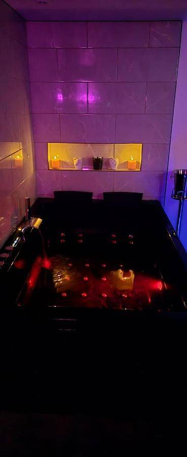 Appartement entier, Loveroom in Ferrières-en-Gâtinais, Région de Montargis