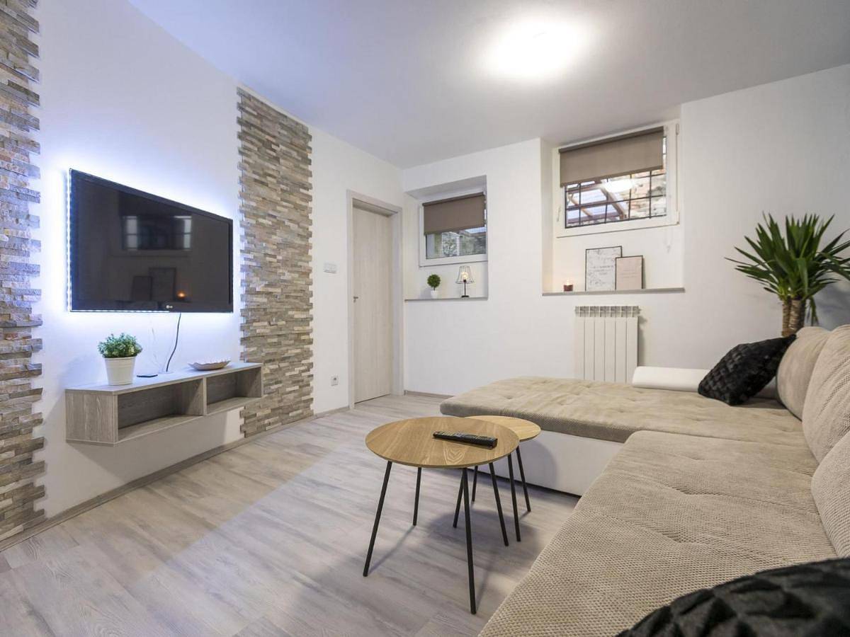 Ganze Wohnung, Downtown Koper Spacious Apartment with Balcony - Two Bedroom Apartment with Balcony in Koper, Slowenische Riviera