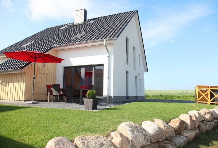 Ferienhaus für 6 Personen, mit Garten und Sauna sowie Seeblick, kinderfreundlich