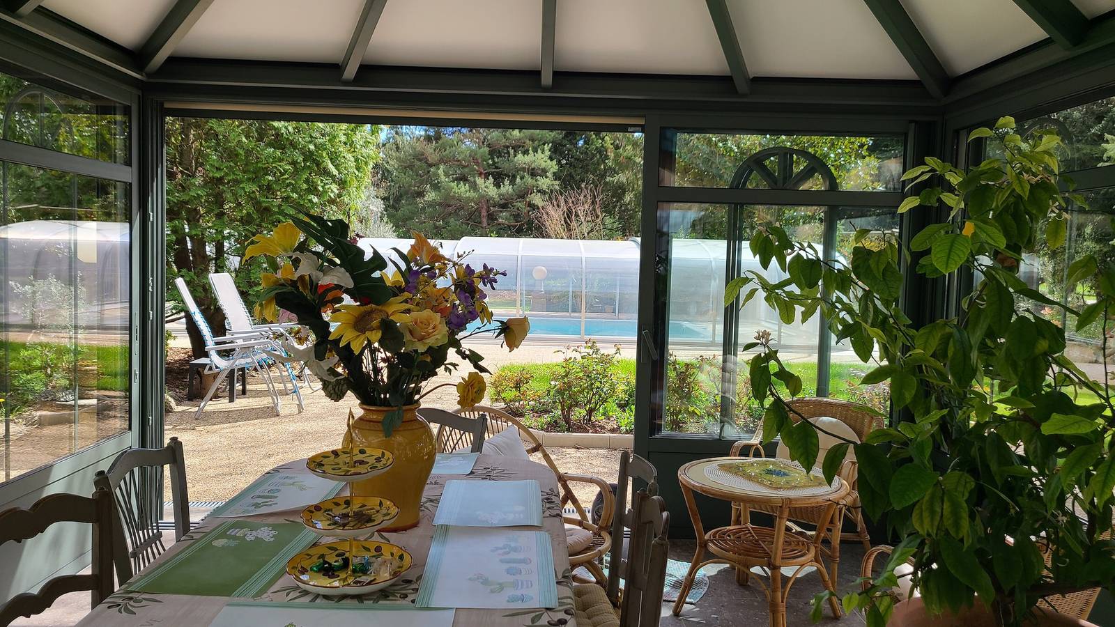 Ganze Wohnung, Familienfreundliches Ferienhaus mit beheiztem Gemeinschaftspool, Wlan & Klimaanlage in Le Thor in Le Thor, Vaucluse
