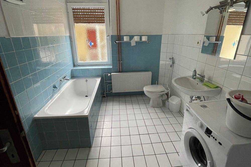 Appartement entier, Cozy 2 1/2 room apartment in Bochum Wattenscheid, near the A40 in Bochum, Ruhr