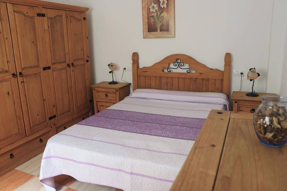 Entire apartment, Two bedroom apartment close to amenities in Conil de la Frontera, Costa de la Luz