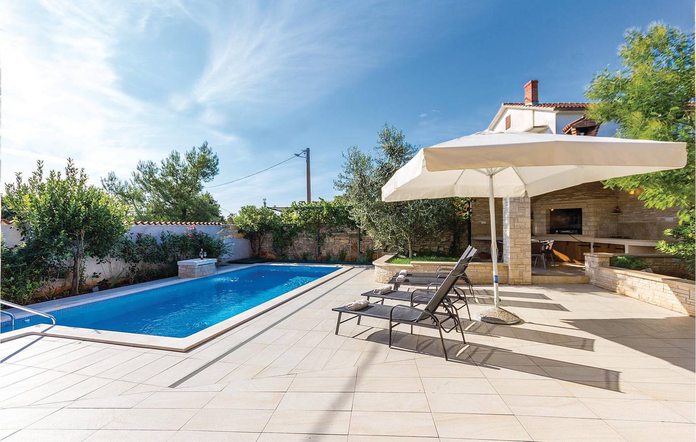 Modernes Apartment mit Pool und Terrasse in der Nähe des Stadtzentrums von Sisan in Sisan, Südküste Istrien