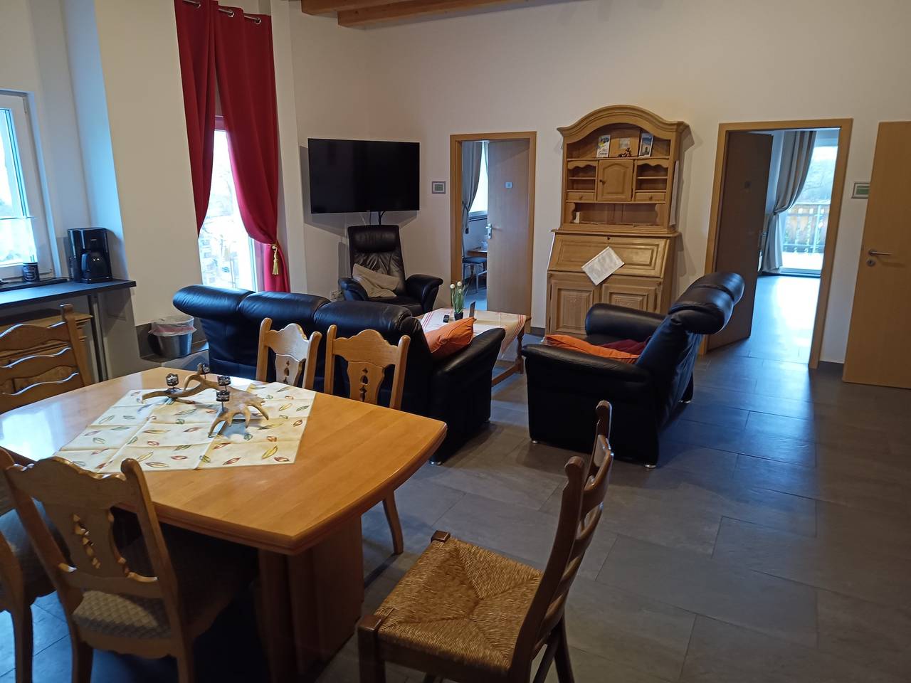 Ganze Ferienwohnung, Sonnenhof, Ferienwohnung Obergeschoss in Weilmünster, Landkreis Limburg-Weilburg