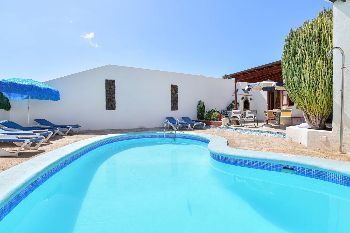 Villa Alex con Wifi y Piscina in Puerto del Carmen, Tías
