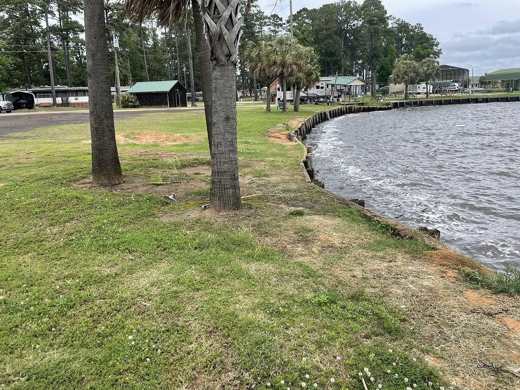 Mobile Home #4 at Tranquility Bay Resort in Zwolle (USA), Toledo Bend Reservoir