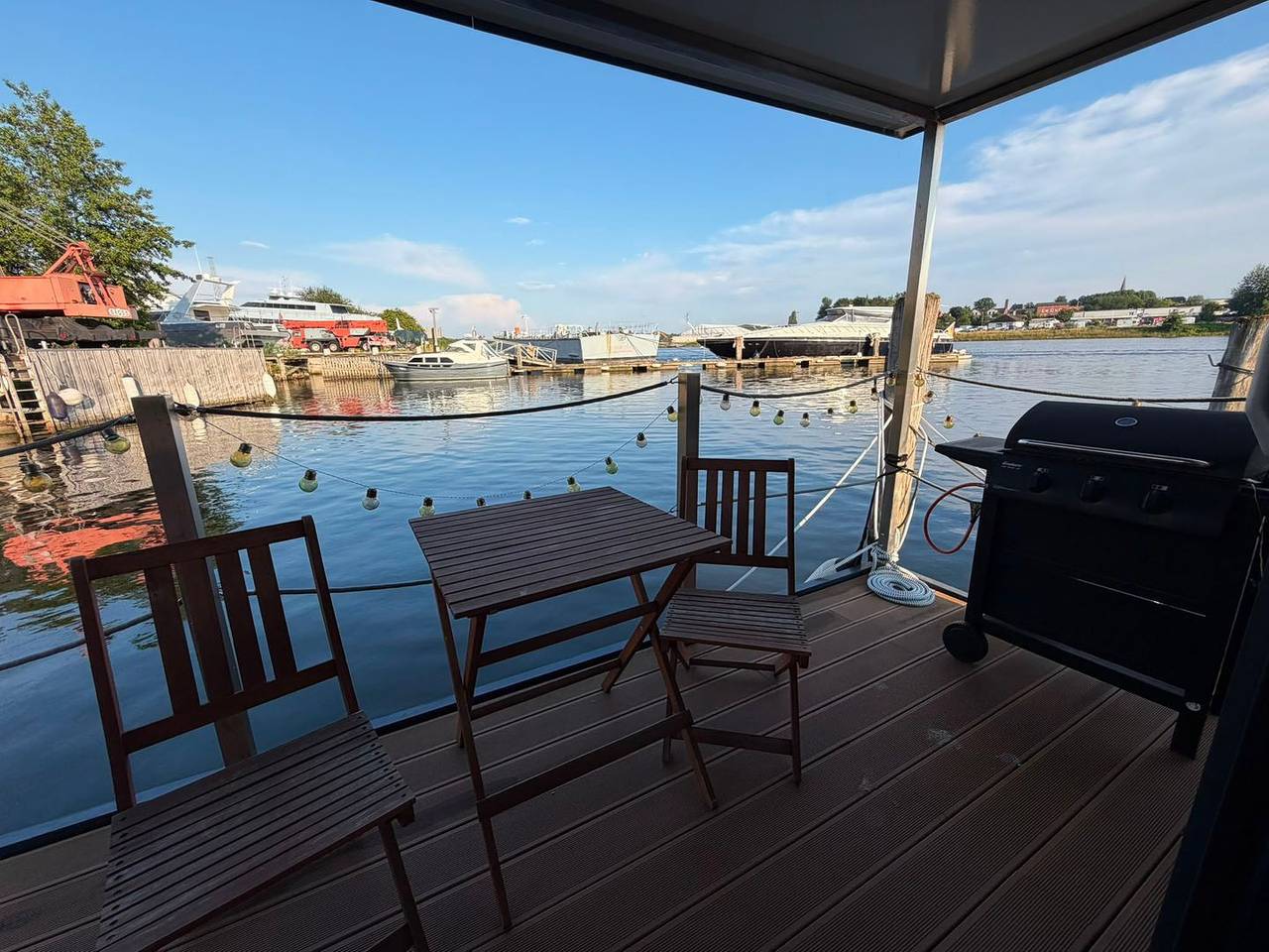 Hausboot Urlaub an der Trave  auf dem Hausboot "Traumfänger 1 " in Lübeck (Stadt), Lübeck