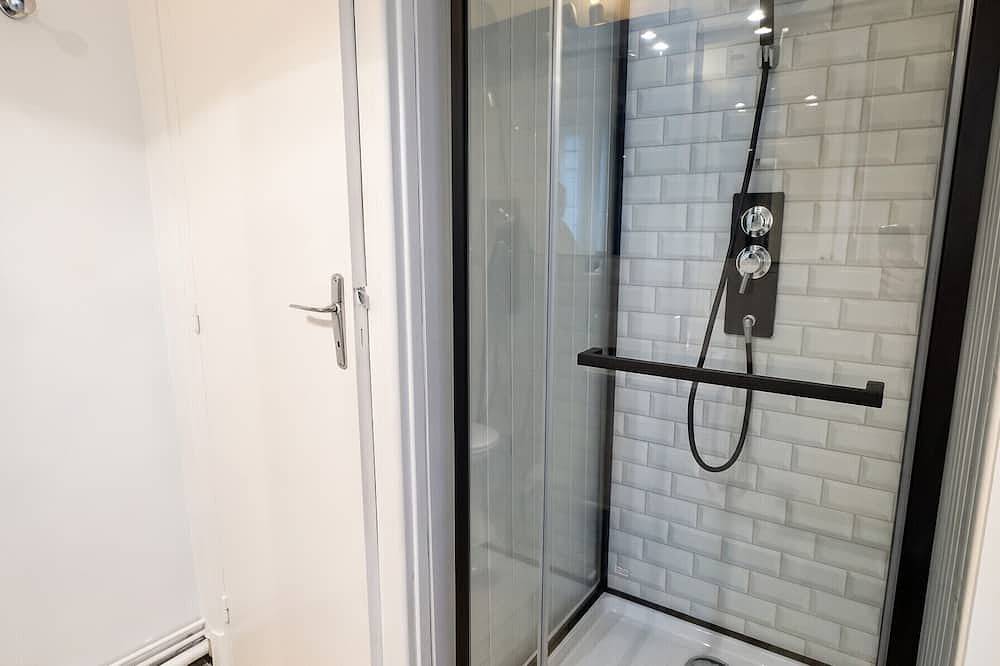 Entire apartment, Homerez - Studio in Néris-les-Bains in Néris-les-Bains, Montluçon region