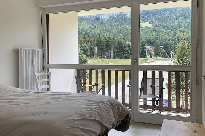 Appartement entier, T3 avec 2 chambres, grand balcon au calme refait à neuf et bien équipé in Corrençon-en-Vercors, Parc naturel régional du Vercors