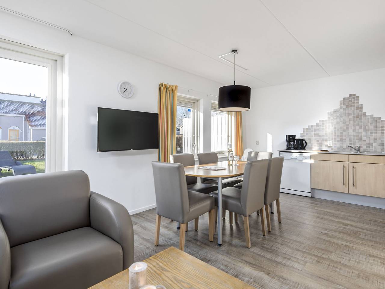 Bungalow in Renesse near North Sea Beach in Renesse Beach, Renesse