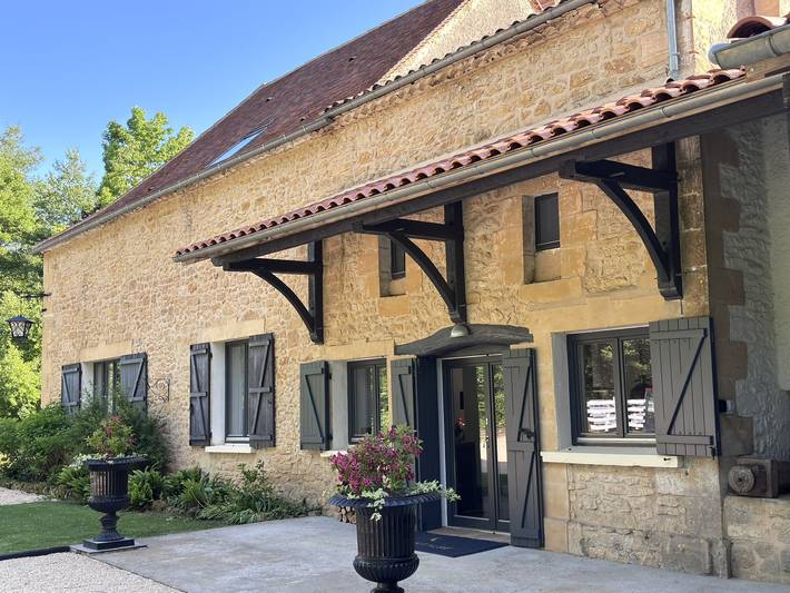 Gîte pour 14 personnes, avec piscine, animaux acceptés à Beaumont-du-Périgord - 2