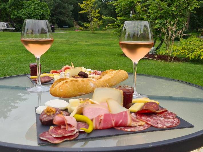 Chambre d’hôte pour 4 personnes, avec vue ainsi que vue sur le lac et jardin en Charente-Maritime - 3