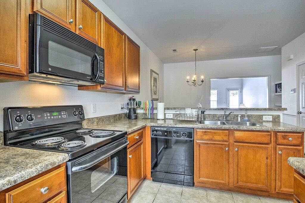 Inviting High Point Townhome with Patio + Privacy! in High Point, Guilford County