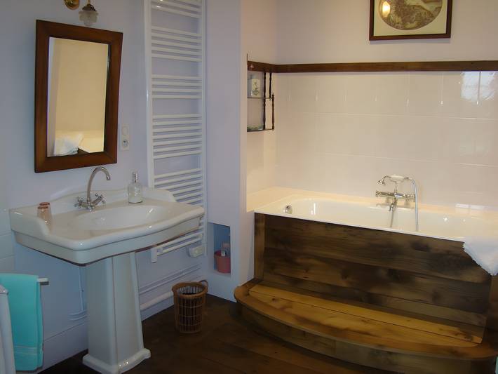 Chambre d’hôtes 'Chambre Minane' avec vue sur le parc, les étangs et la Nature à perte de vue,  WIFI in Royères, Région de Limoges