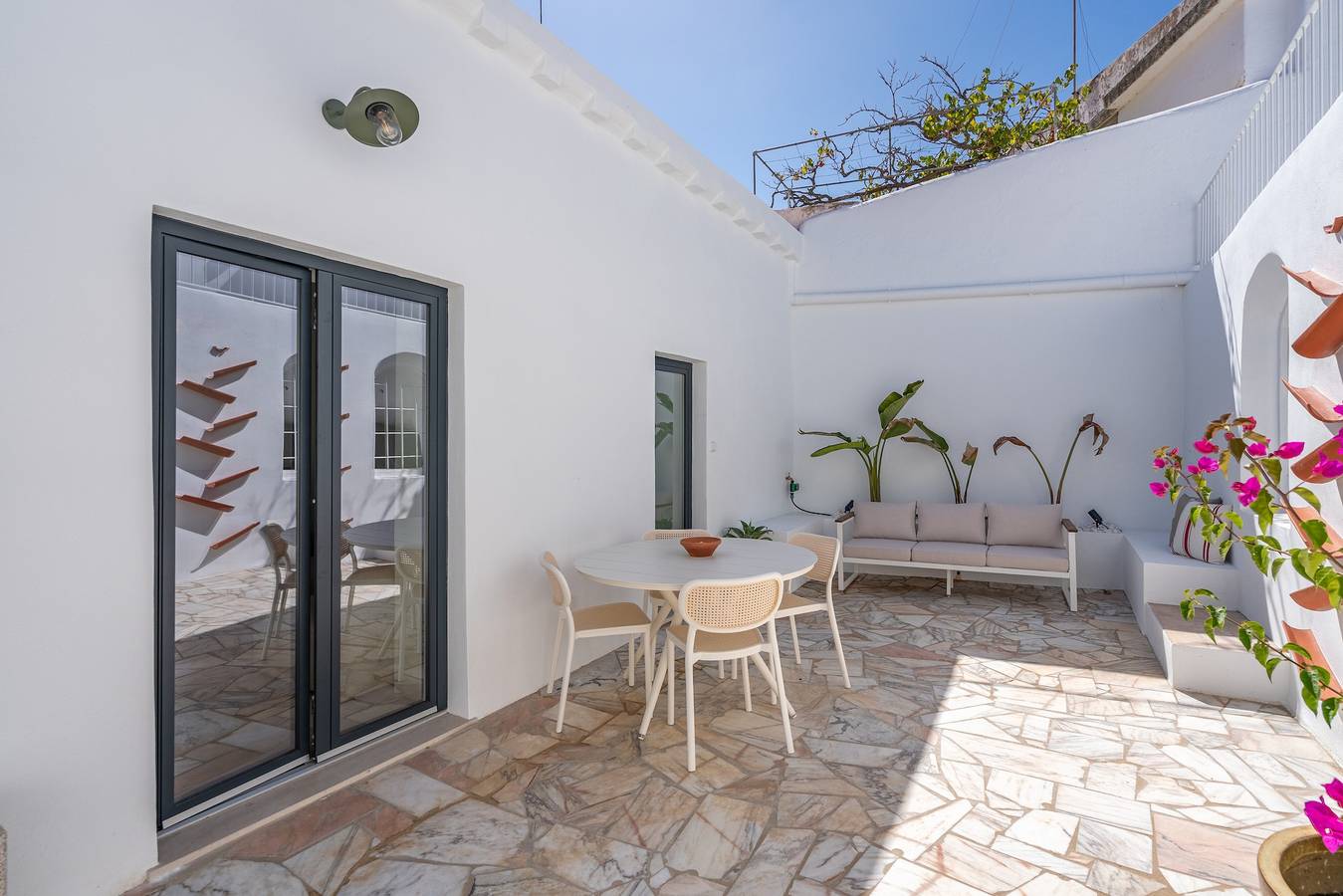 Ferienhaus 'Cisterna' mit privater Terrasse, Wlan und Klimaanlage in Ferragudo, Faro Distrikt