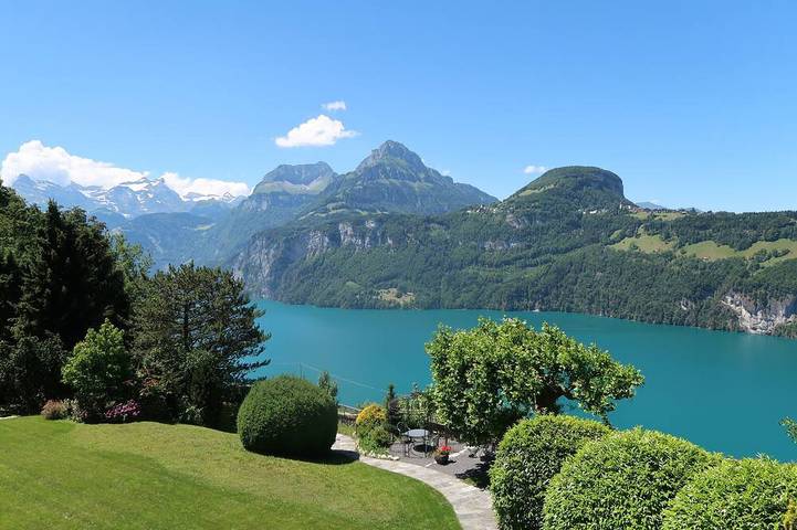 Ferienwohnung für 8 Personen, mit Balkon und Garten am Vierwaldstättersee