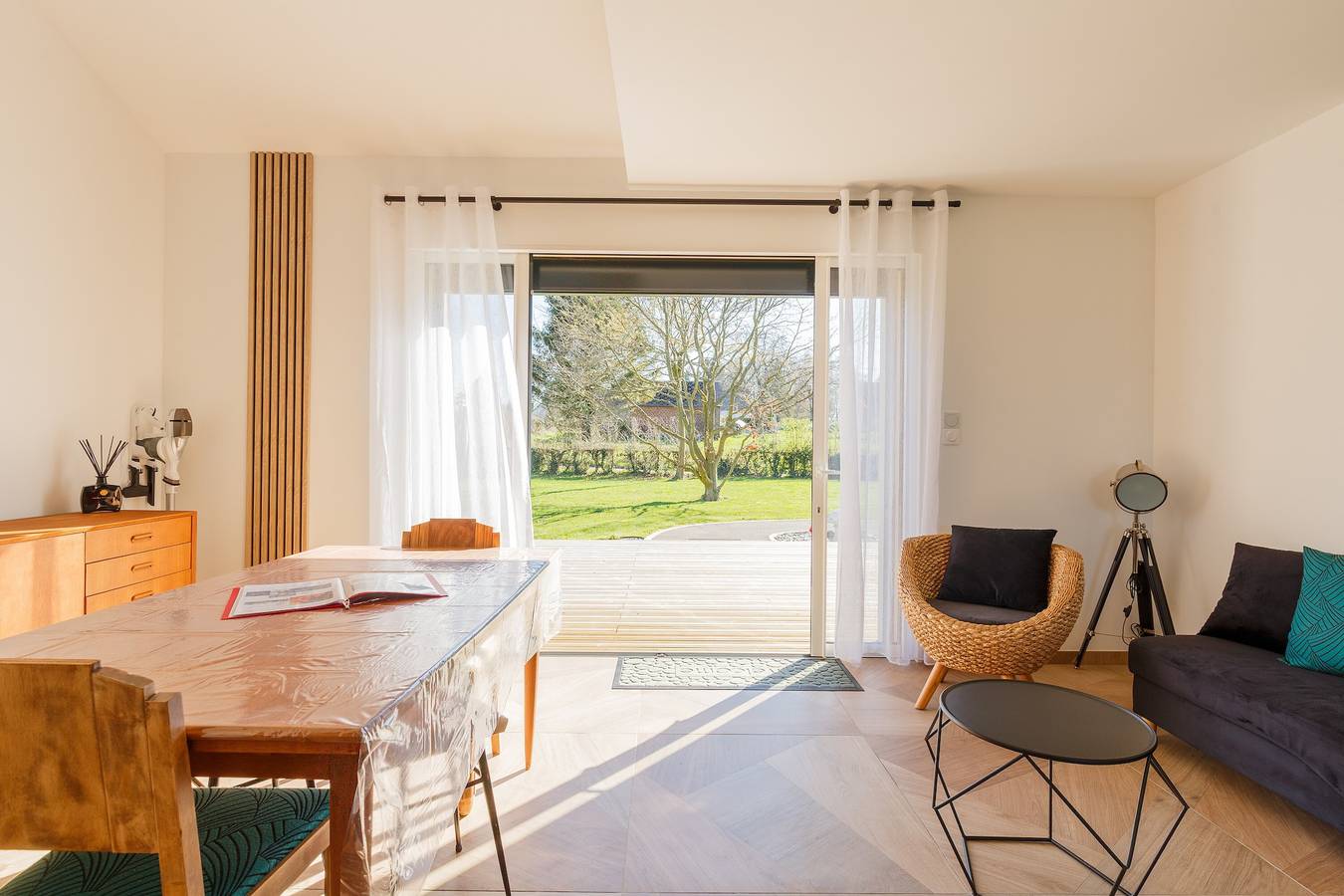 Gîte 'Le Nid Des Prés' con Terraza Privada y Jardín Exclusivo in Val-de-Scie, Región de Dieppe