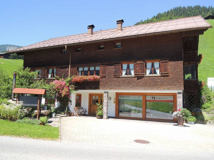 Ferienwohnung für 3 Personen, mit Balkon und Garten in Schoppernau