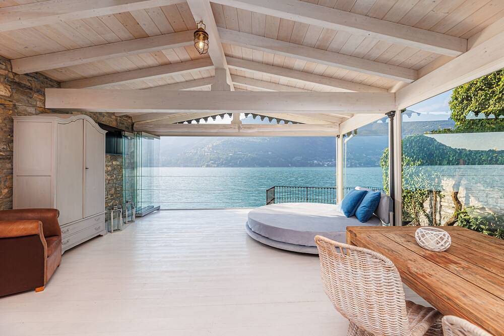 Das Dock der Villa Sardagna in Blevio, Comer See