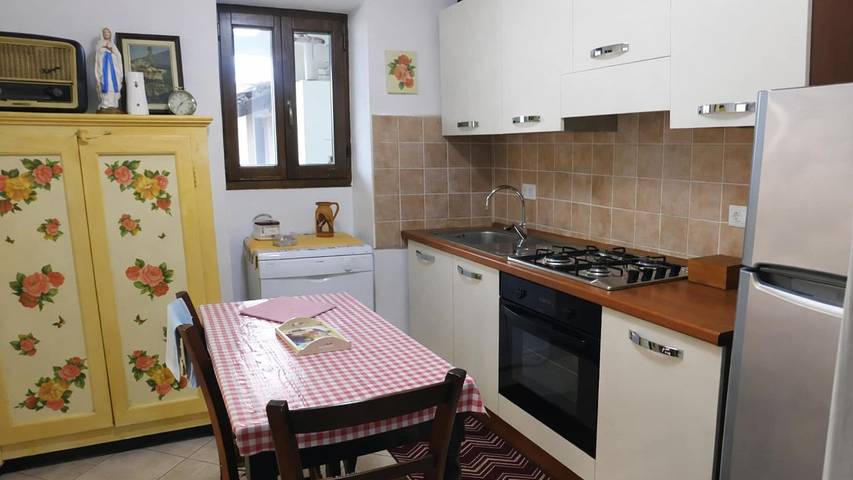 Location de vacances pour 9 personnes, avec piscine et jardin à Porto Valtravaglia - 4