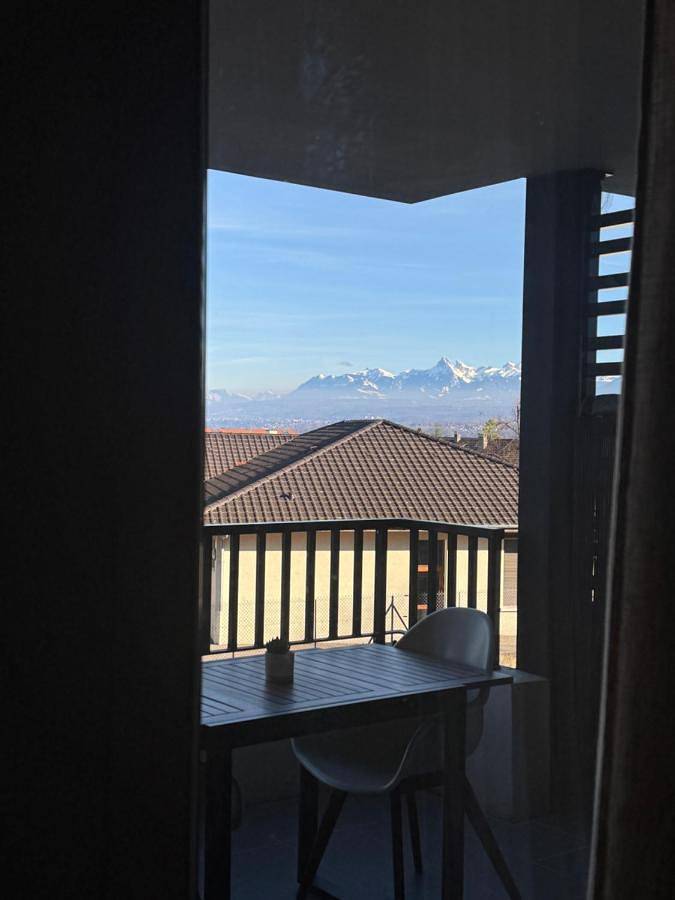 Gîte pour 4 personnes, avec vue sur le lac ainsi que balcon et vue à Excenevex - 2