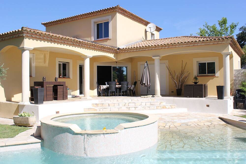 Villa secteur Pic St Loup Montpelier, 10 min A9, 170m², piscine, 10 couchages in Saint-Drézéry, Côte méditerranéenne (France)