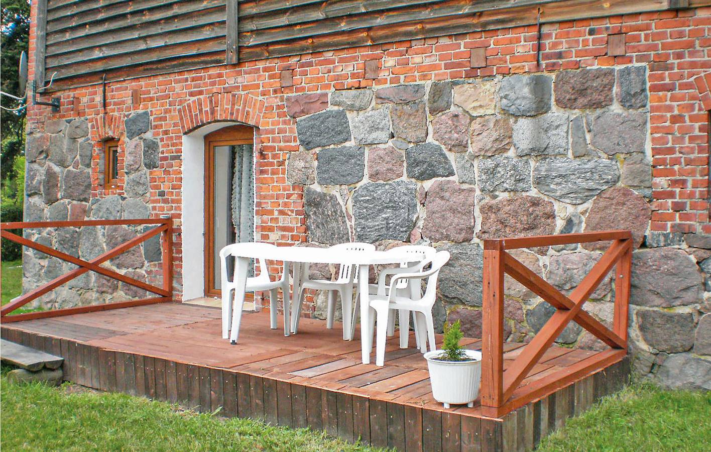 Ganze Ferienwohnung, Ferienwohnung für 4 Personen mit Terrasse in Slowinzischer Nationalpark