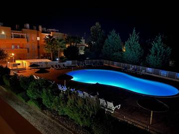 Gîte pour 6 personnes, avec jardin ainsi que balcon et piscine, adapté aux familles à Tavira