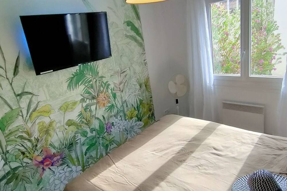 Divine Roujan Sunny Lodge. Piscine Privée, Climatisation, Wifi, Jardin, 6 Person in Roujan, Béziers region