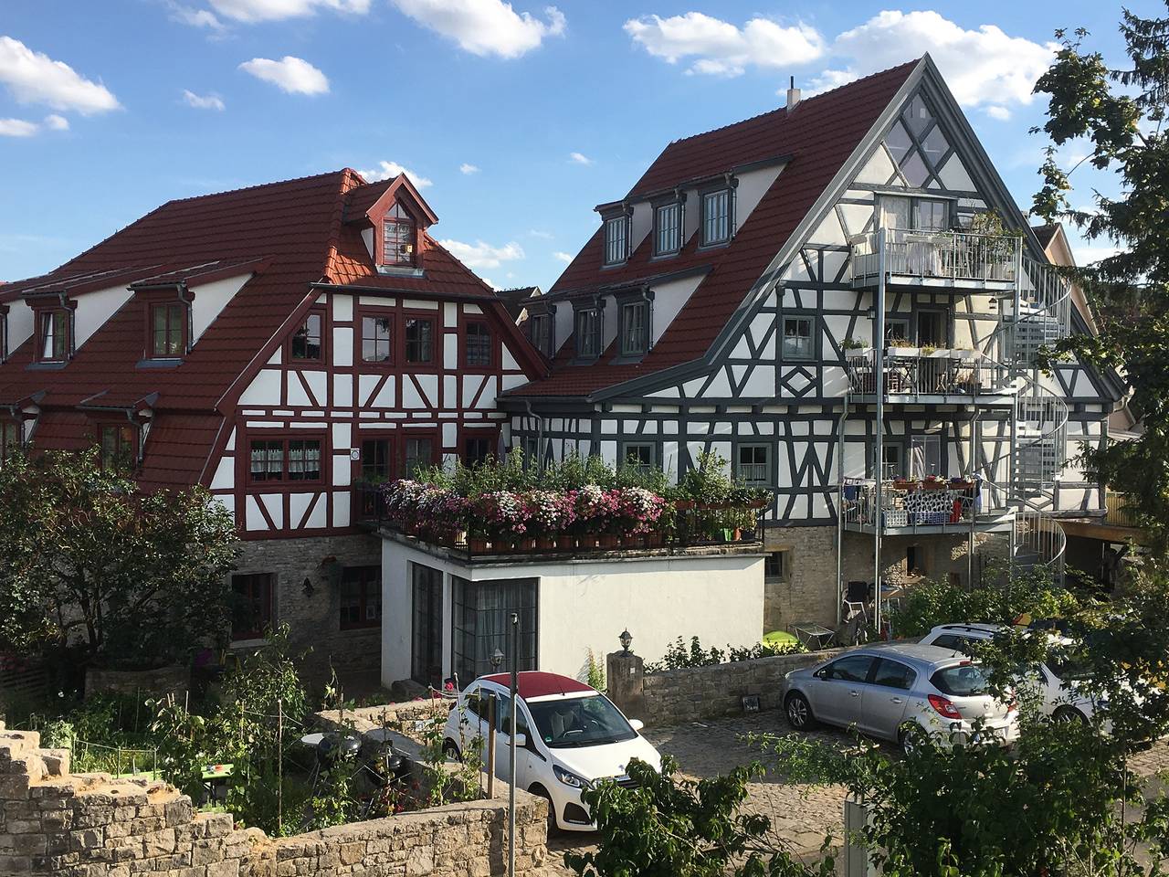 Appartement entier, Ferienwohnung Mainidylle mit Balkon in Winterhausen, Région Viticole De Franconie