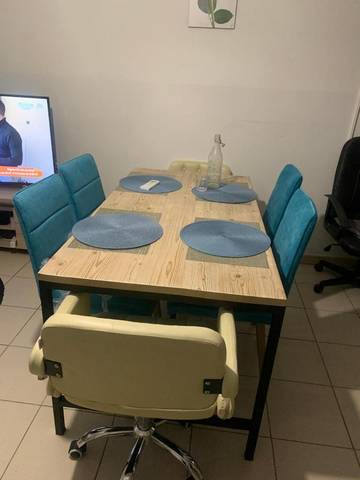 Cottage pour 2 personnes, avec terrasse ainsi que vue et piscine à Carpentras