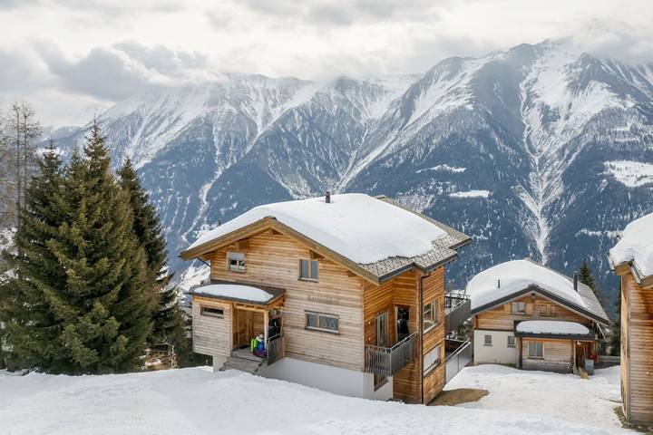 Ferienhaus für 10 Personen, mit Balkon und Balkon/Terrasse sowie Sauna und Ausblick in Bettmeralp